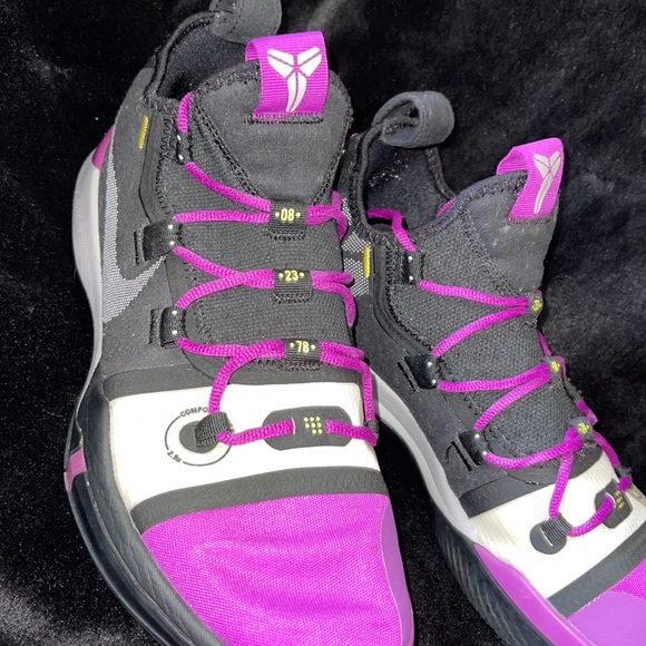 Kobe’s Size 11 - Picture 3 of 4